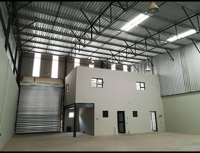 700M² WAREHOUSE TO LET IN WYCHWOOD